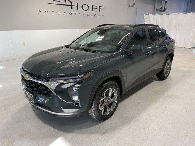 new 2025 Chevrolet Trax car