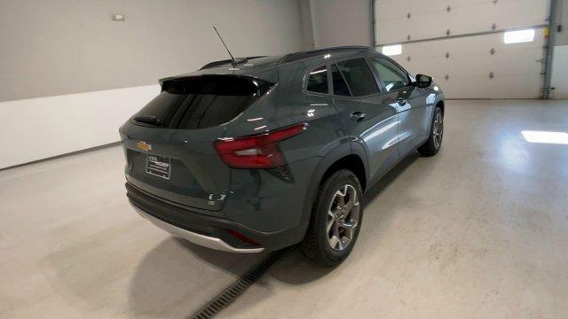 new 2025 Chevrolet Trax car