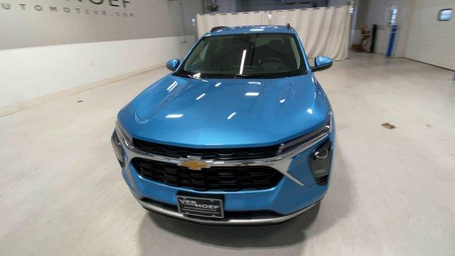 new 2025 Chevrolet Trax car