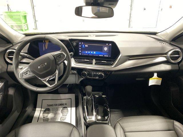 new 2025 Chevrolet Trax car