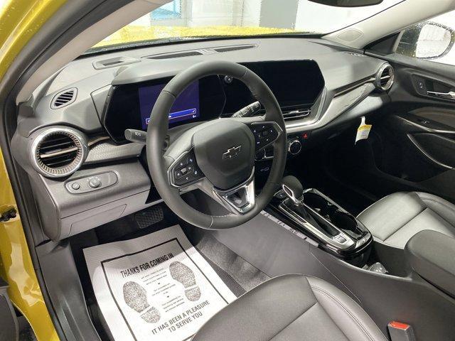 new 2025 Chevrolet Trax car