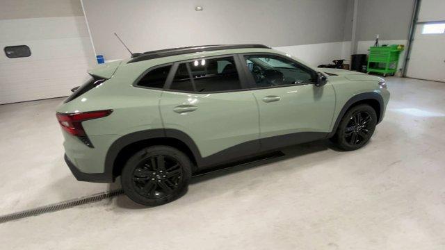 new 2025 Chevrolet Trax car