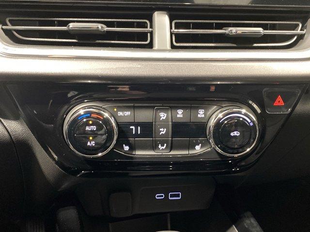 new 2025 Chevrolet Trax car