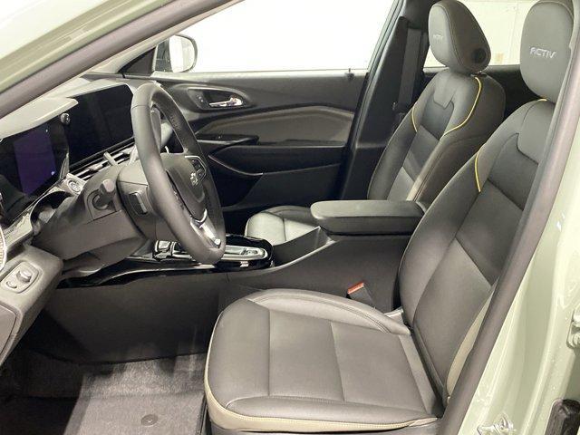 new 2025 Chevrolet Trax car