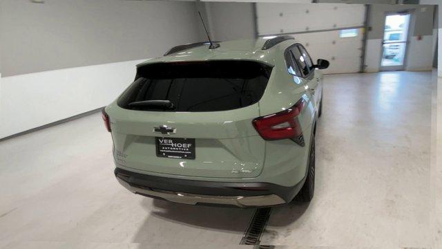 new 2025 Chevrolet Trax car
