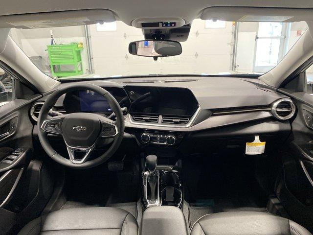 new 2025 Chevrolet Trax car
