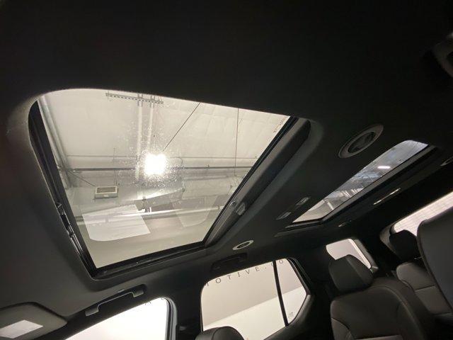 used 2023 Chevrolet Traverse car, priced at $38,900