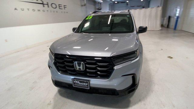 used 2025 Honda Pilot car, priced at $38,900