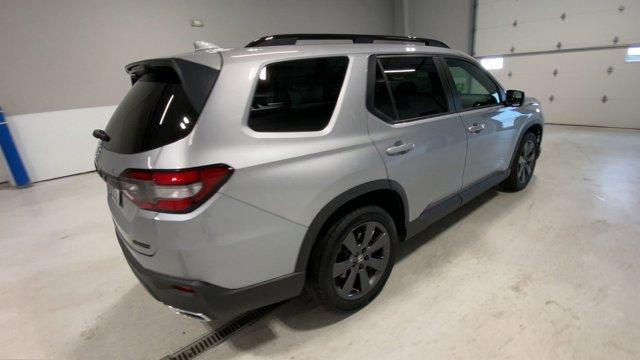 used 2025 Honda Pilot car, priced at $38,900
