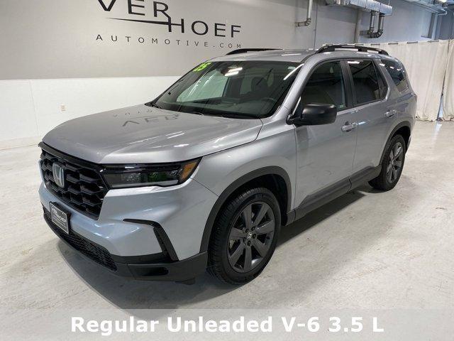 used 2025 Honda Pilot car, priced at $38,900