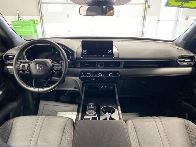 used 2025 Honda Pilot car, priced at $38,900