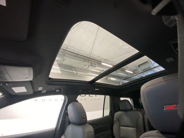 new 2025 Chevrolet Traverse car