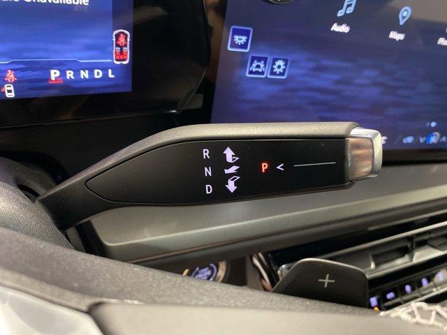 new 2025 Chevrolet Traverse car