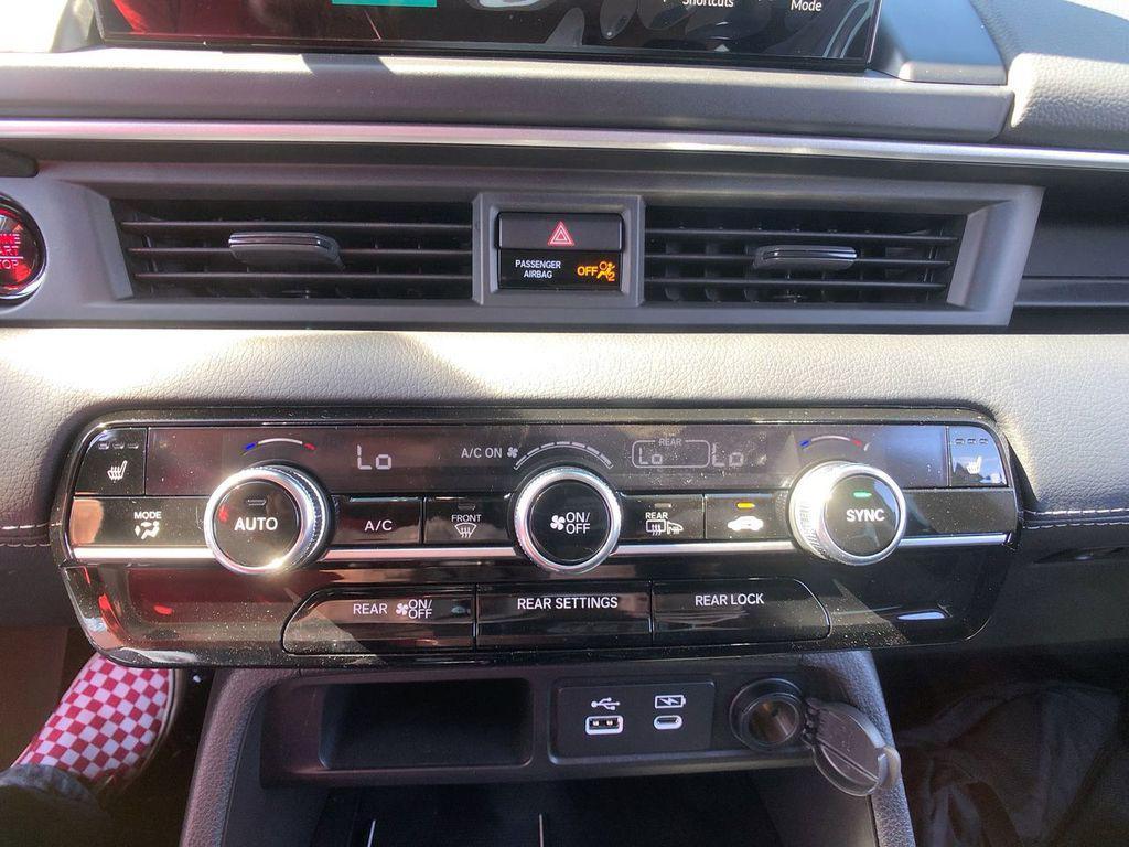 new 2025 Honda Pilot car, priced at $47,825