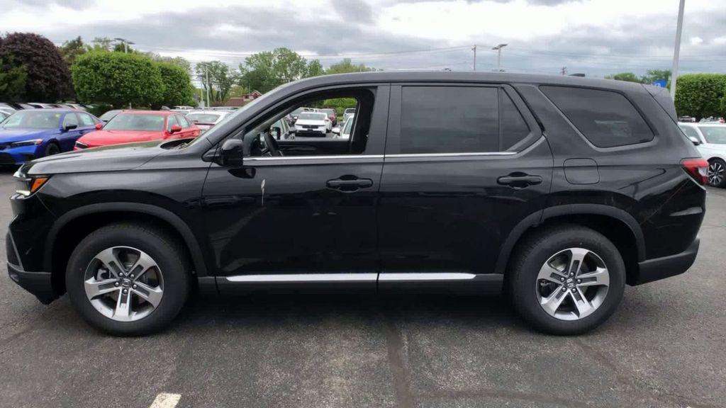 new 2025 Honda Pilot car, priced at $47,825