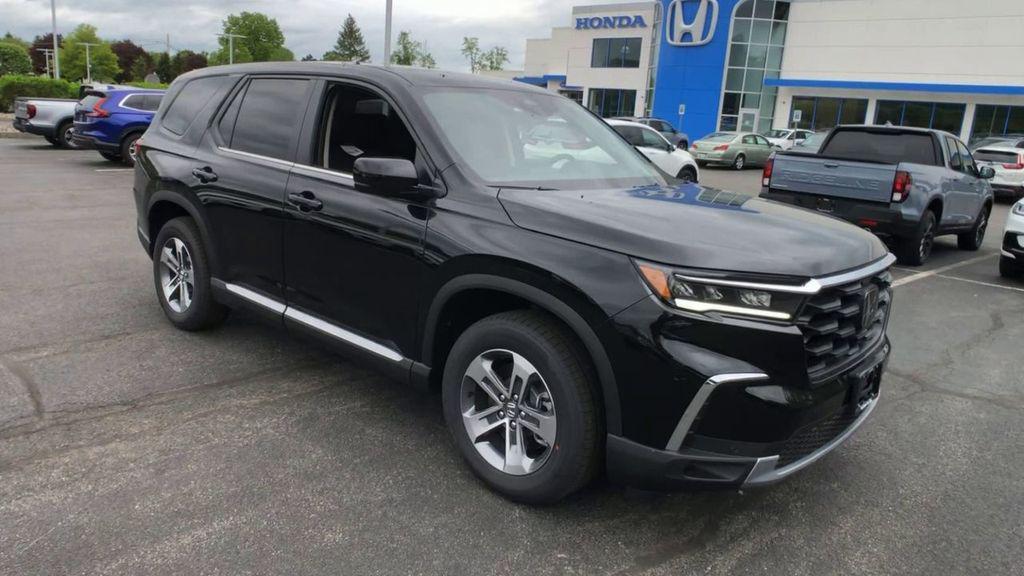 new 2025 Honda Pilot car, priced at $47,825