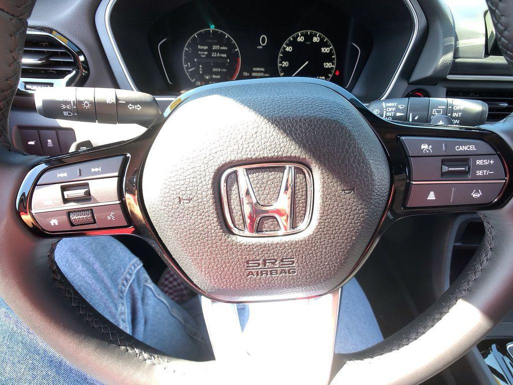 new 2025 Honda Pilot car, priced at $47,825