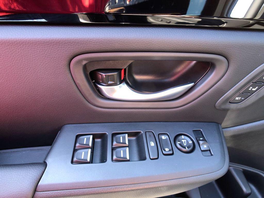 new 2025 Honda Pilot car, priced at $47,825