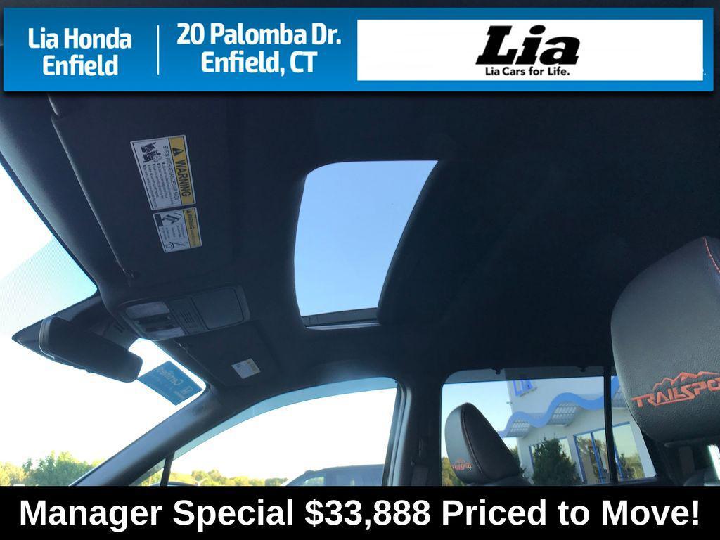 used 2022 Honda Pilot car, priced at $33,888