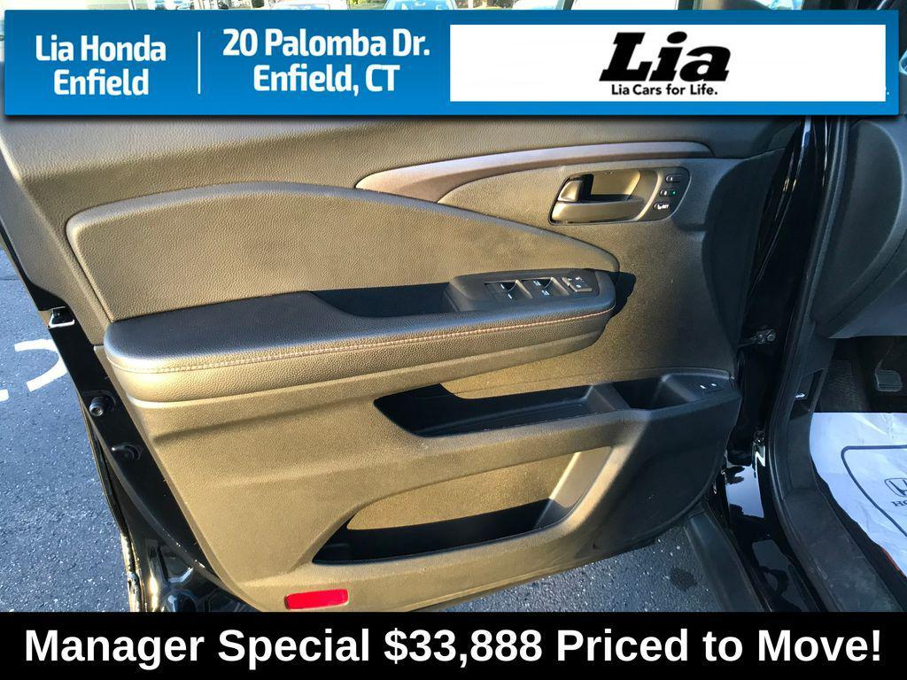 used 2022 Honda Pilot car, priced at $33,888