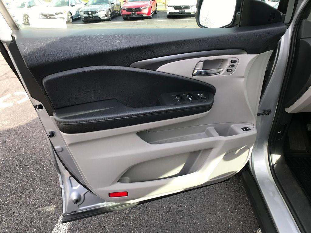 used 2022 Honda Pilot car, priced at $34,977