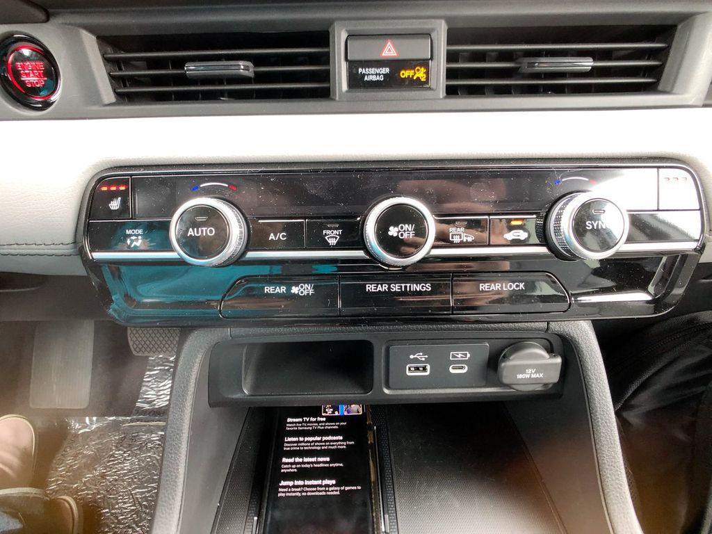 new 2025 Honda Pilot car, priced at $51,095