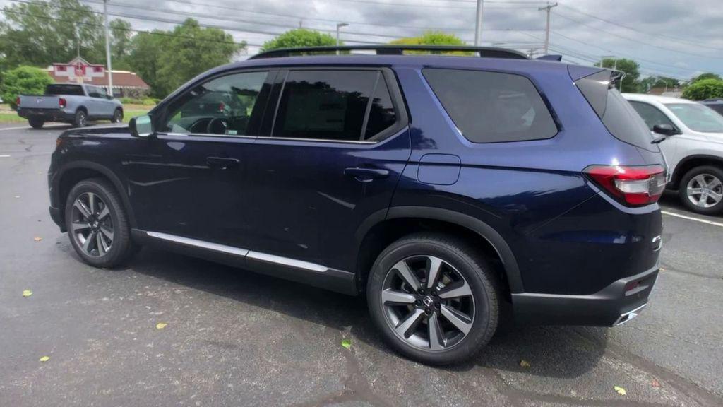 new 2025 Honda Pilot car, priced at $51,095