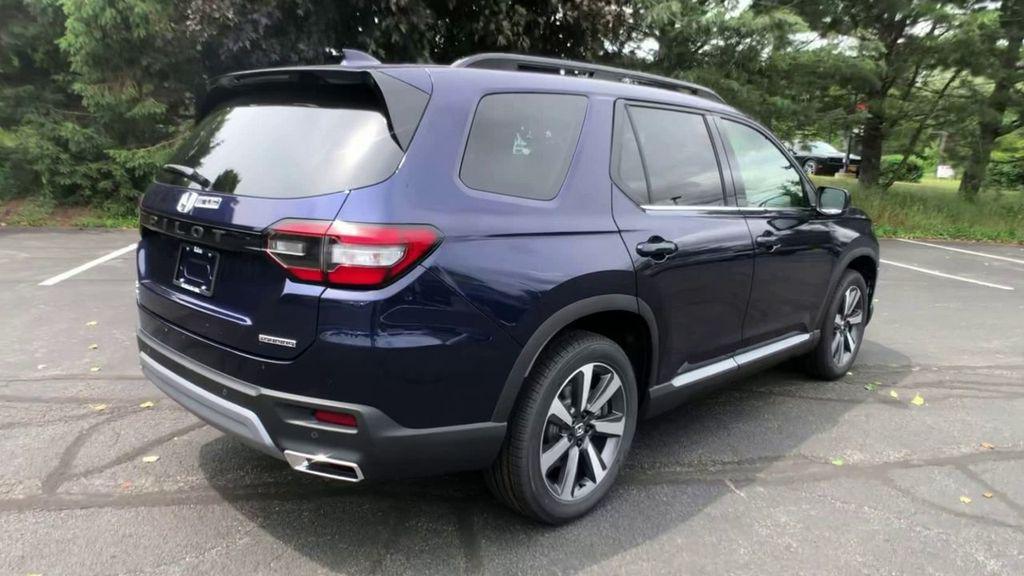 new 2025 Honda Pilot car, priced at $51,095