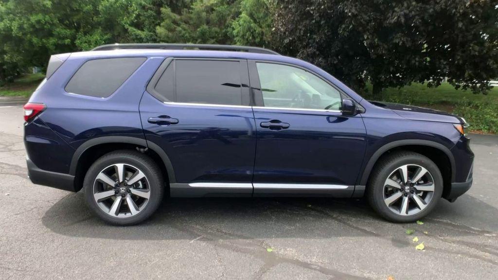 new 2025 Honda Pilot car, priced at $51,095