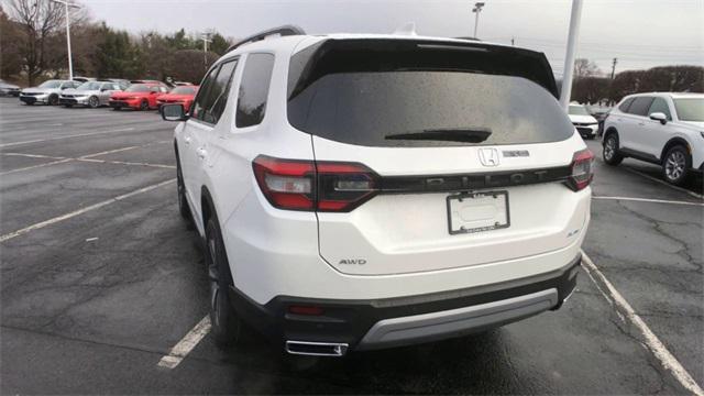 new 2025 Honda Pilot car, priced at $54,930