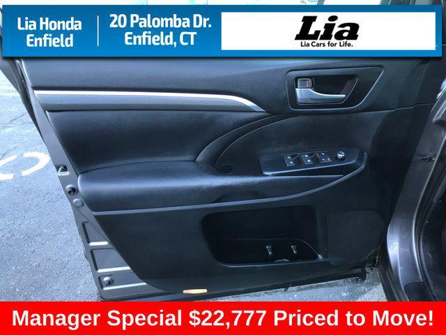 used 2019 Toyota Highlander car, priced at $22,777