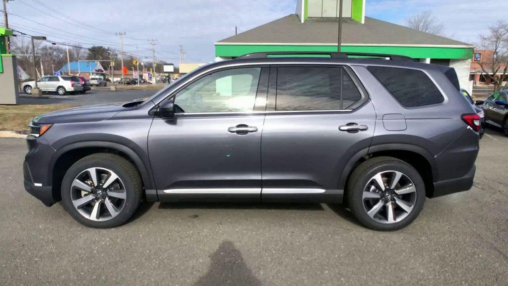 new 2025 Honda Pilot car, priced at $51,095
