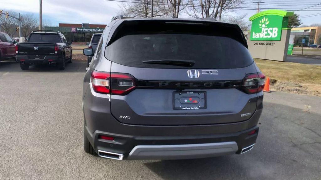 new 2025 Honda Pilot car, priced at $51,095
