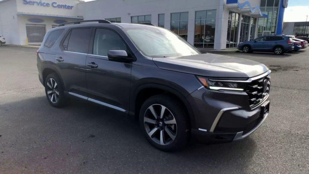 new 2025 Honda Pilot car, priced at $51,095