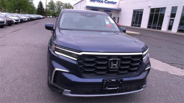 new 2025 Honda Pilot car, priced at $46,995