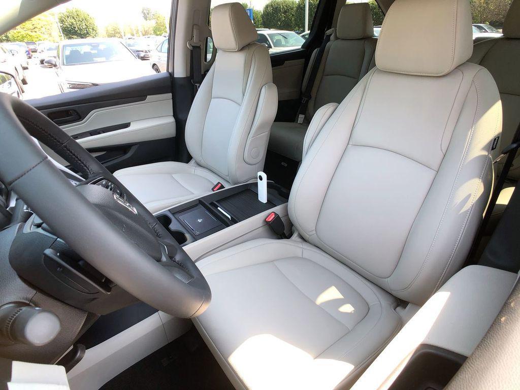 new 2026 Honda Odyssey car, priced at $44,290