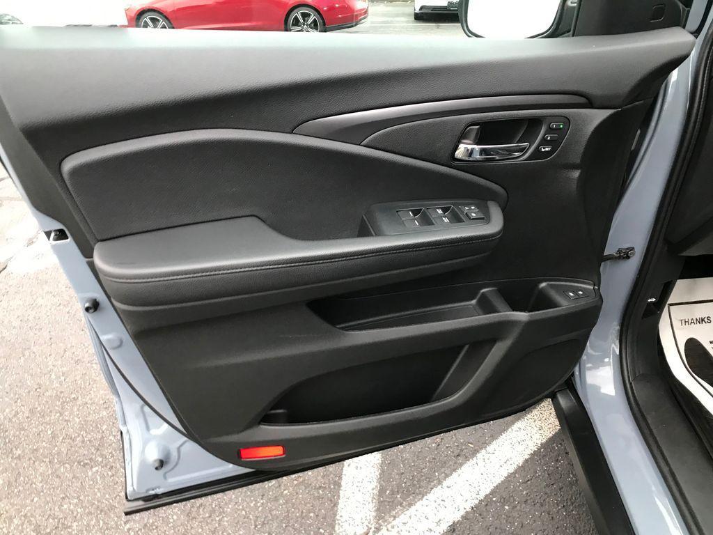 used 2022 Honda Pilot car, priced at $33,977