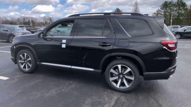 new 2025 Honda Pilot car, priced at $51,050