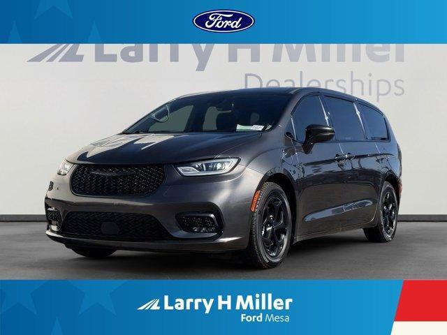 used 2022 Chrysler Pacifica Hybrid car, priced at $26,297