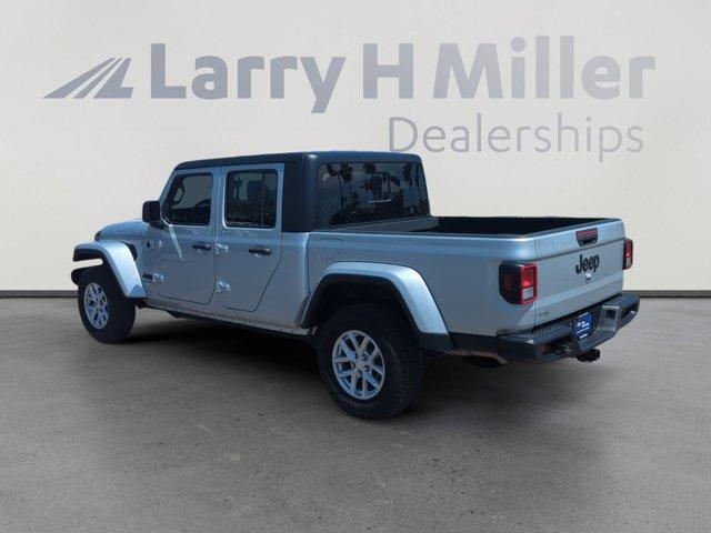 used 2023 Jeep Gladiator car, priced at $31,765