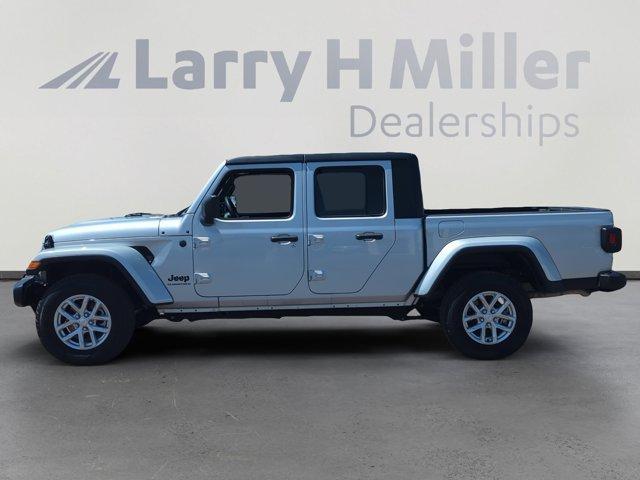 used 2023 Jeep Gladiator car, priced at $31,765