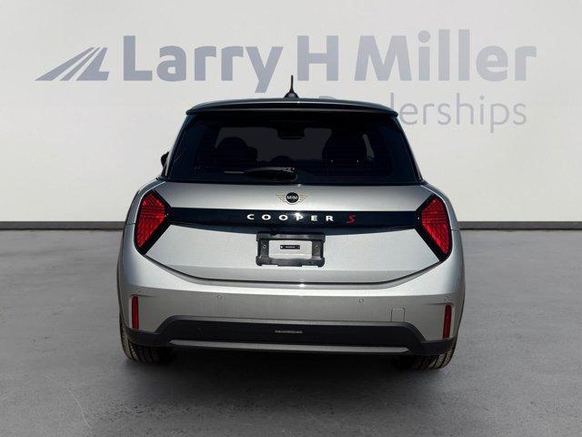 used 2025 MINI Hardtop car, priced at $28,614