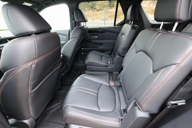 new 2025 Honda Pilot car, priced at $51,350