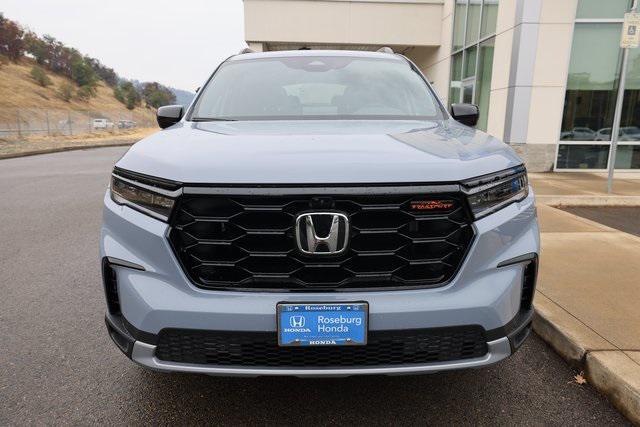 new 2025 Honda Pilot car, priced at $51,350