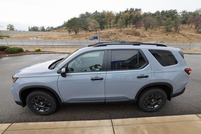 new 2025 Honda Pilot car, priced at $51,350