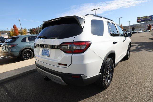 new 2025 Honda Pilot car, priced at $51,350