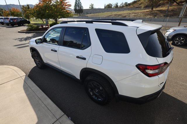 new 2025 Honda Pilot car, priced at $51,350