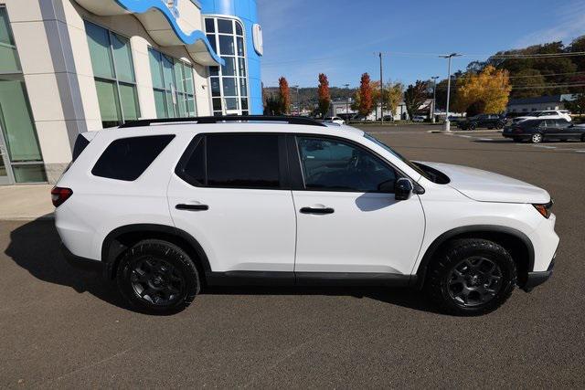 new 2025 Honda Pilot car, priced at $51,350