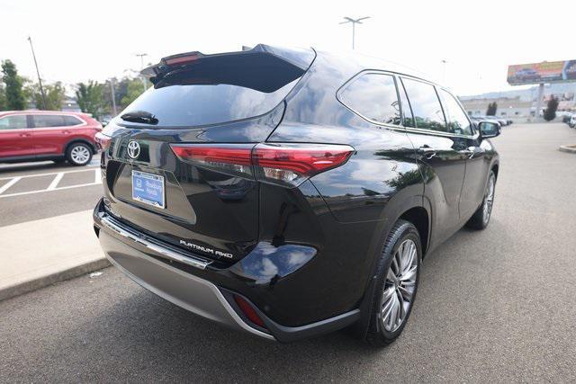used 2022 Toyota Highlander car, priced at $38,989