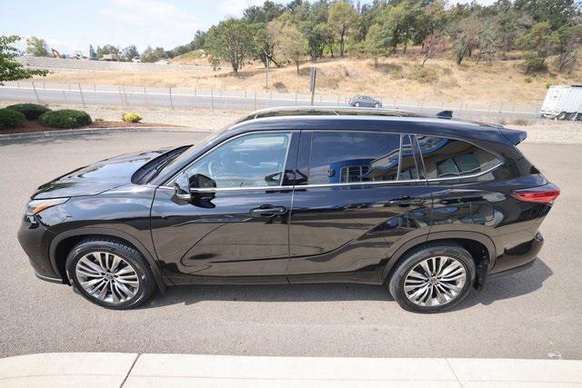 used 2022 Toyota Highlander car, priced at $38,989